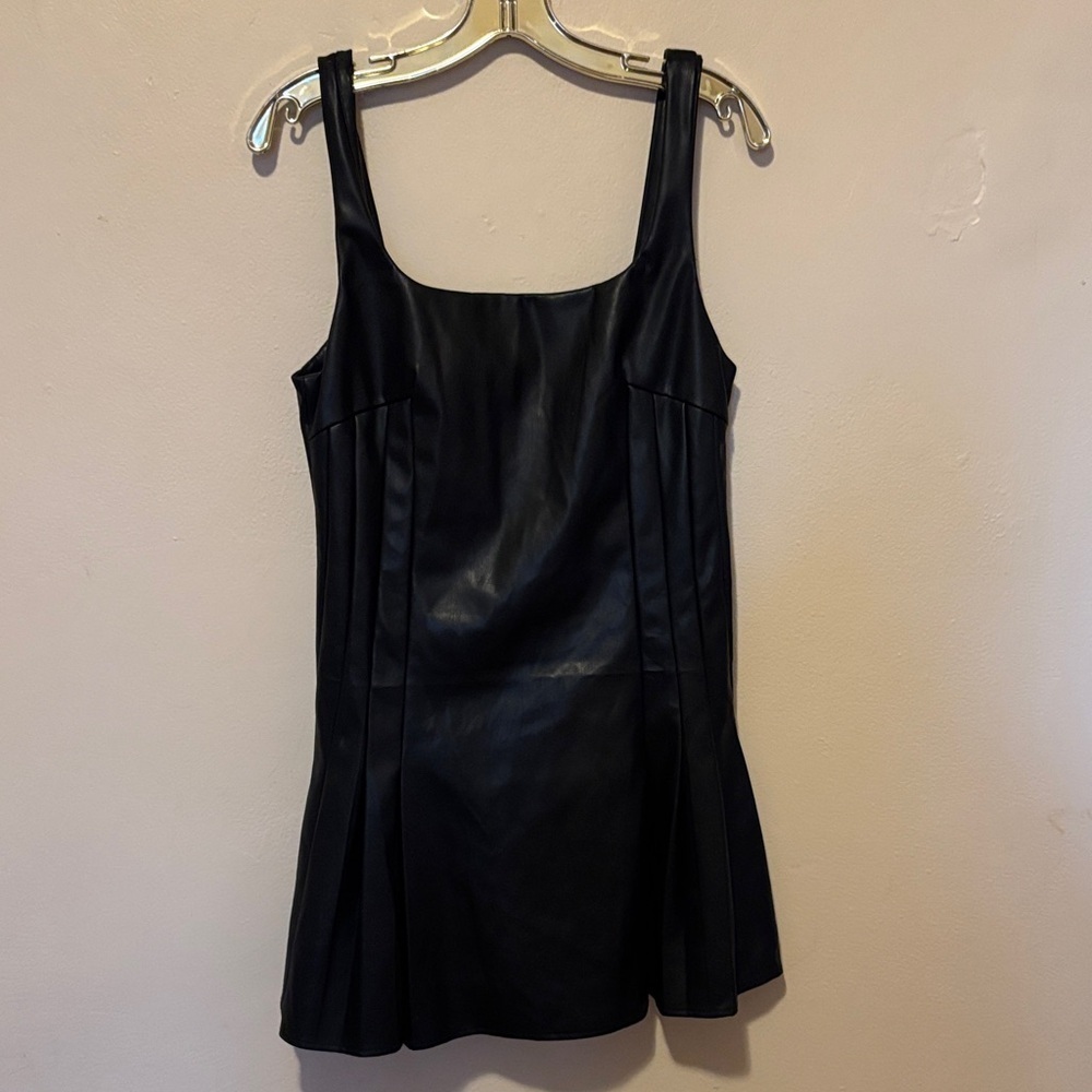 Love Tree Black Sleeveless Dress